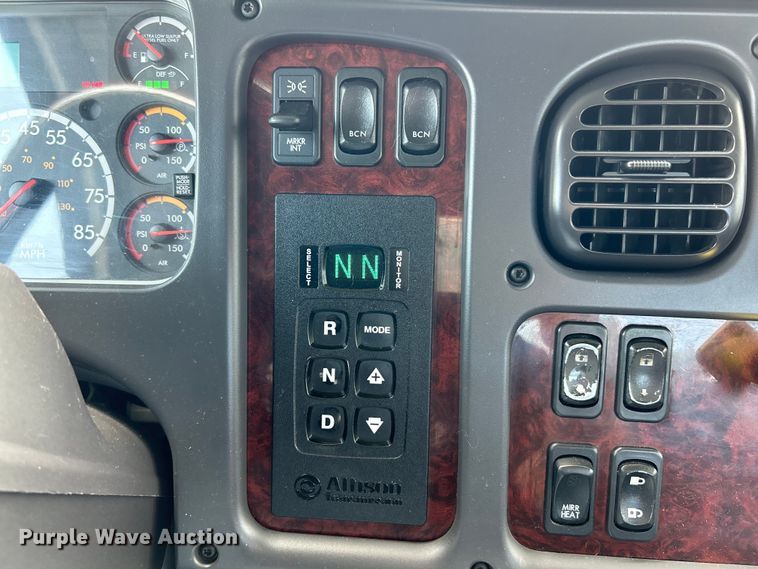 image for item EK4971 2017 Freightliner  Business Class M2 rollback truck