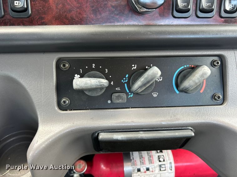 image for item EK4971 2017 Freightliner  Business Class M2 rollback truck