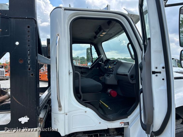 image for item EK4971 2017 Freightliner  Business Class M2 rollback truck