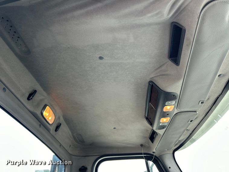 image for item EK4971 2017 Freightliner  Business Class M2 rollback truck