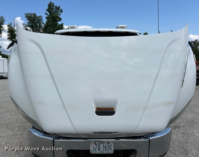 image for item EK4971 2017 Freightliner  Business Class M2 rollback truck