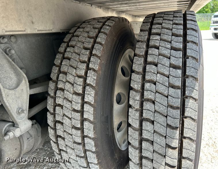 image for item EK4971 2017 Freightliner  Business Class M2 rollback truck