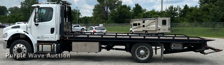 image for item EK4972 2019 Freightliner  Business Class M2 rollback truck