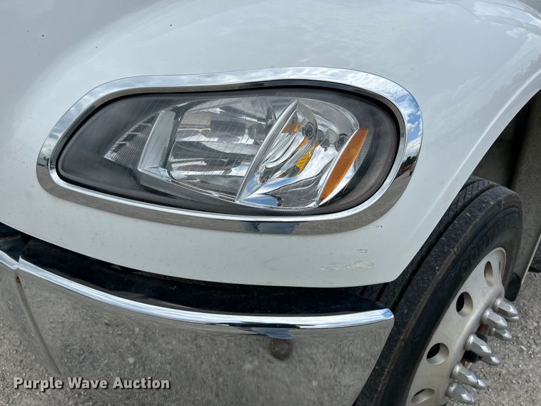 image for item EK4972 2019 Freightliner  Business Class M2 rollback truck