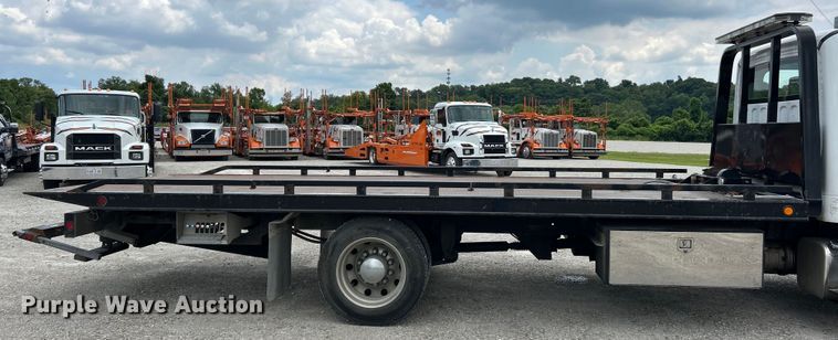 image for item EK4972 2019 Freightliner  Business Class M2 rollback truck