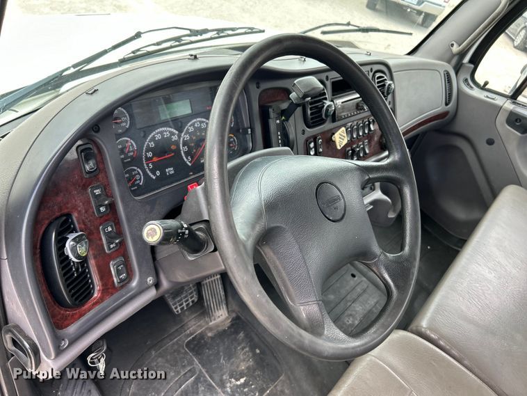 image for item EK4972 2019 Freightliner  Business Class M2 rollback truck