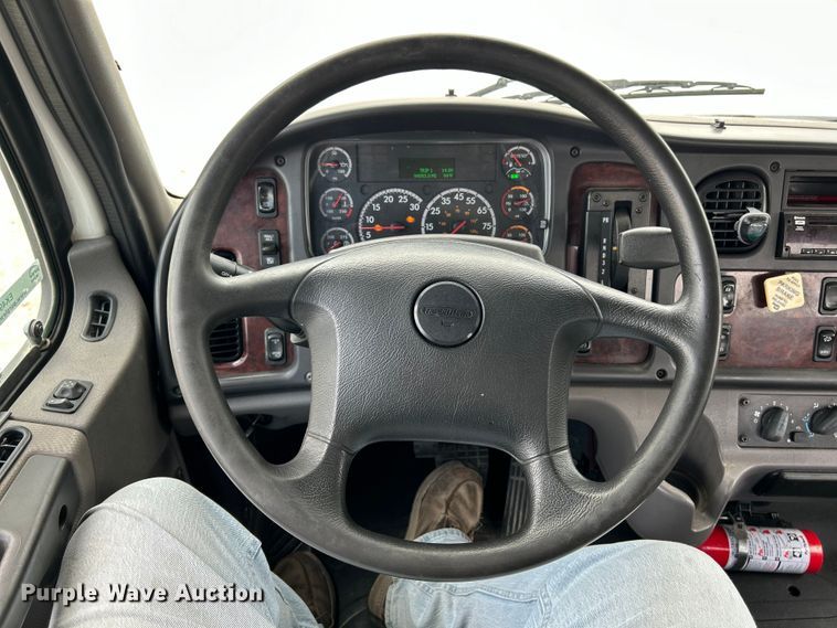 image for item EK4972 2019 Freightliner  Business Class M2 rollback truck