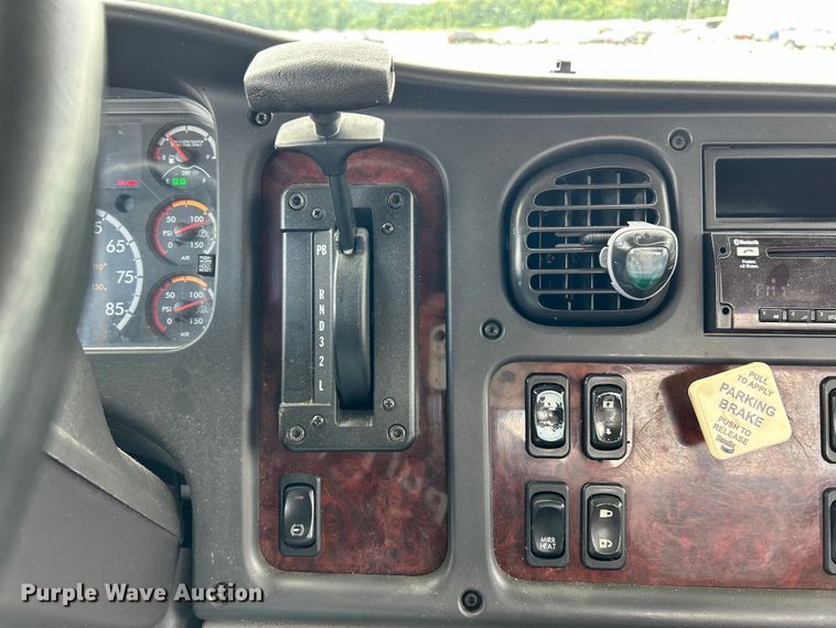 image for item EK4972 2019 Freightliner  Business Class M2 rollback truck