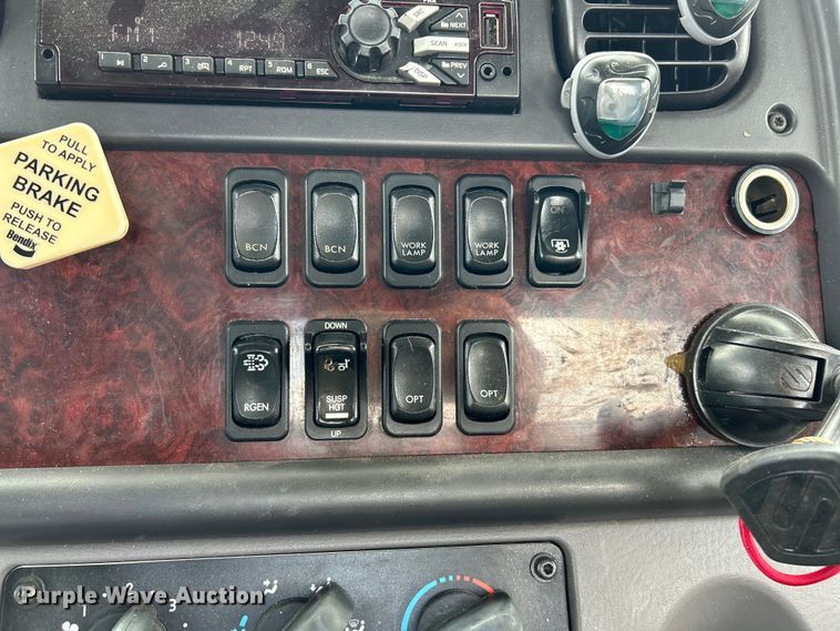 image for item EK4972 2019 Freightliner  Business Class M2 rollback truck