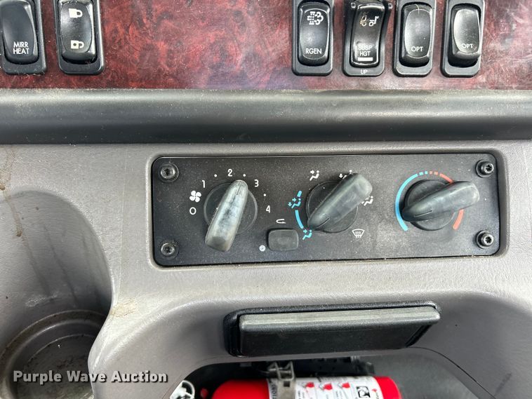 image for item EK4972 2019 Freightliner  Business Class M2 rollback truck