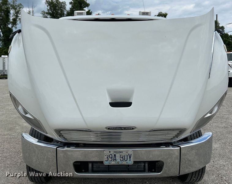image for item EK4972 2019 Freightliner  Business Class M2 rollback truck