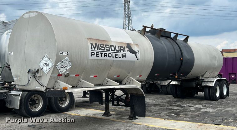 image for item EK4973 1981 Trailmobile T23E-42AG tank trailer