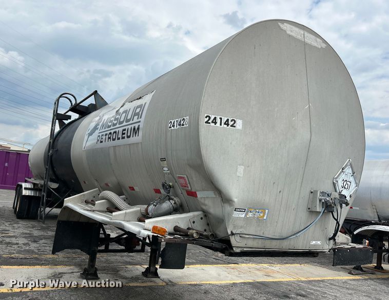 image for item EK4973 1981 Trailmobile T23E-42AG tank trailer