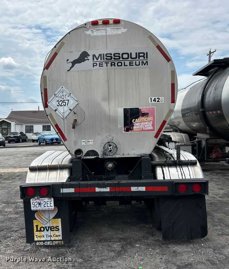 image for item EK4973 1981 Trailmobile T23E-42AG tank trailer