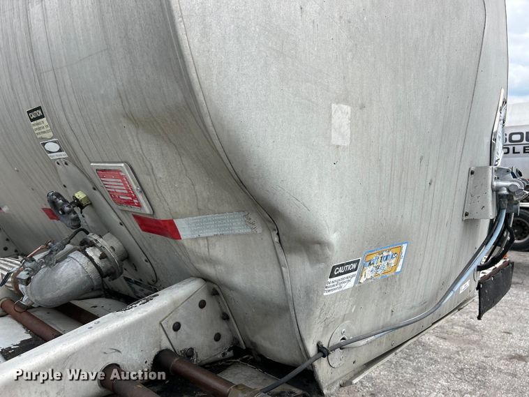 image for item EK4973 1981 Trailmobile T23E-42AG tank trailer