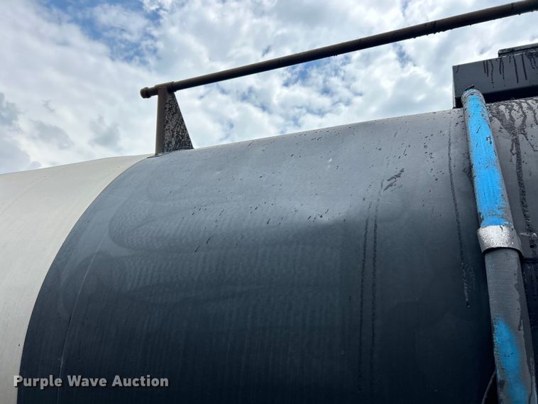 image for item EK4973 1981 Trailmobile T23E-42AG tank trailer