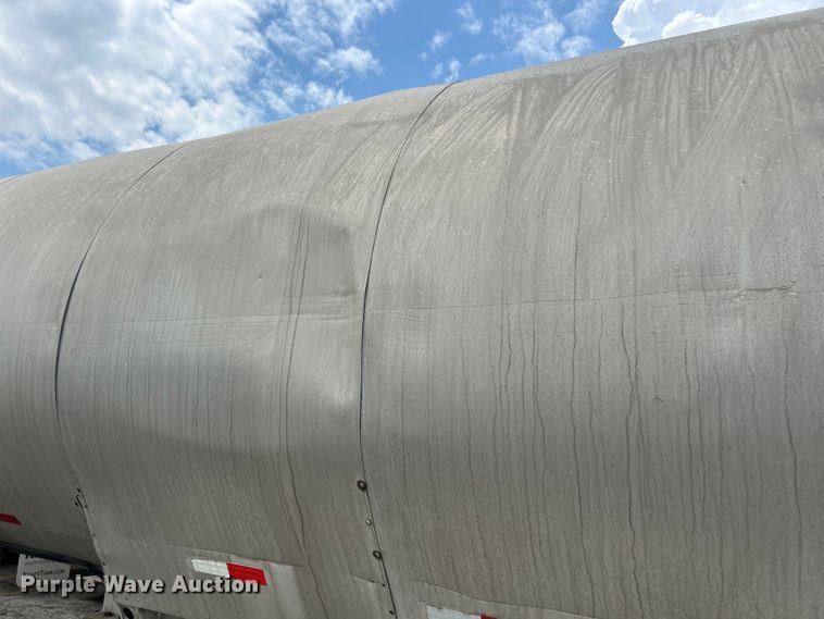 image for item EK4973 1981 Trailmobile T23E-42AG tank trailer