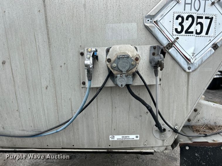 image for item EK4973 1981 Trailmobile T23E-42AG tank trailer