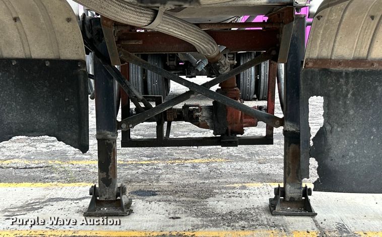 image for item EK4973 1981 Trailmobile T23E-42AG tank trailer