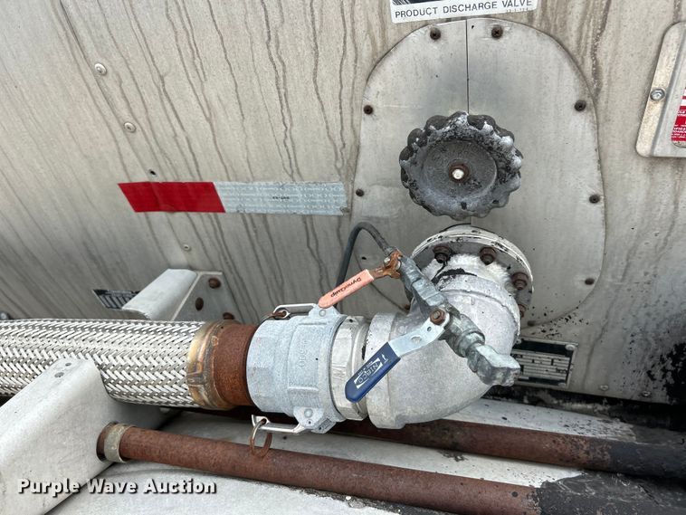 image for item EK4973 1981 Trailmobile T23E-42AG tank trailer