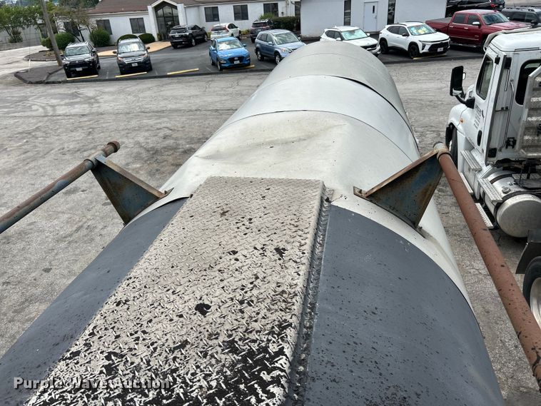 image for item EK4973 1981 Trailmobile T23E-42AG tank trailer