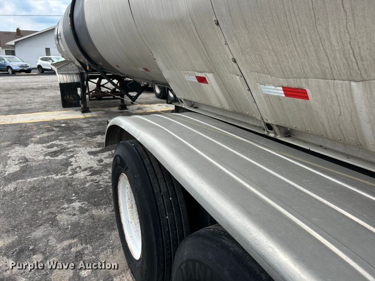 image for item EK4973 1981 Trailmobile T23E-42AG tank trailer