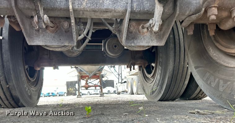 image for item EK4973 1981 Trailmobile T23E-42AG tank trailer