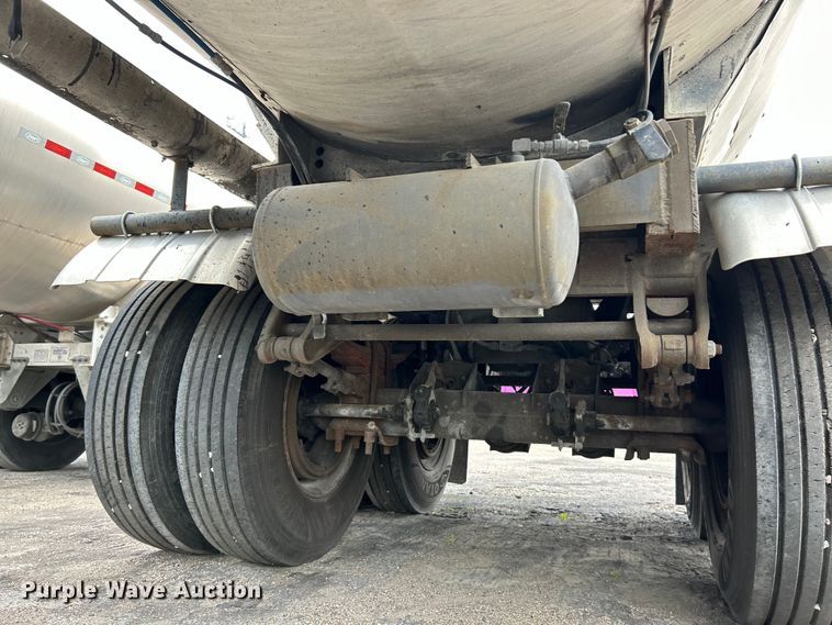 image for item EK4973 1981 Trailmobile T23E-42AG tank trailer