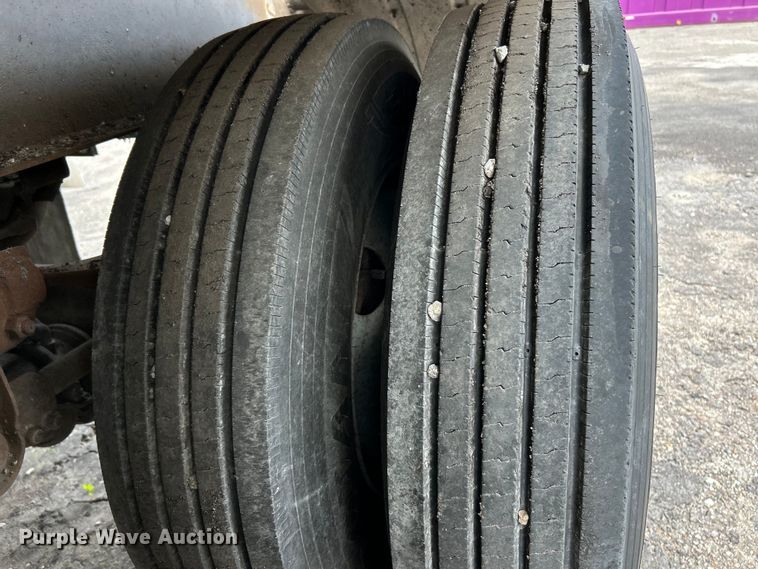 image for item EK4973 1981 Trailmobile T23E-42AG tank trailer