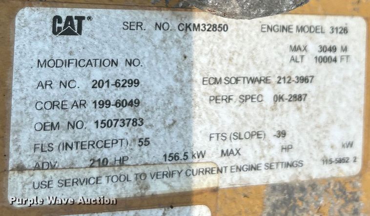 image for item EK5001 2002 GMC T7500 truck cab and chassis