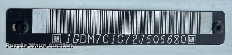 image for item EK5001 2002 GMC T7500 truck cab and chassis