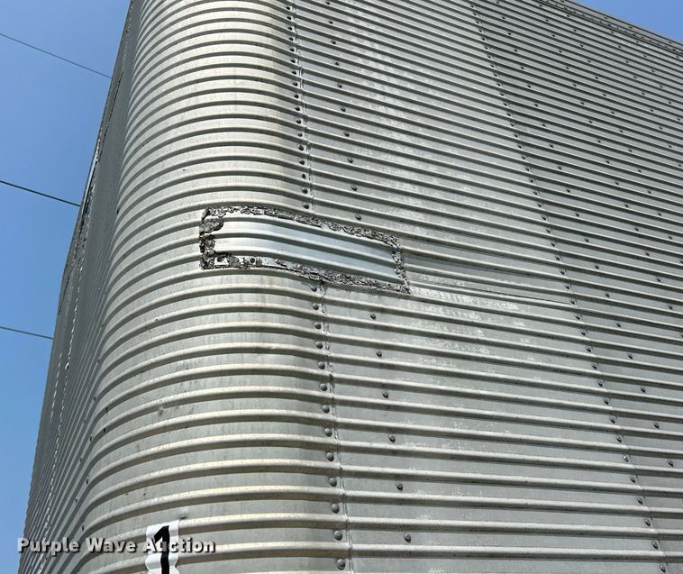 image for item EK5004 1975 Fruehauf FB9-F2-45 dry van trailer