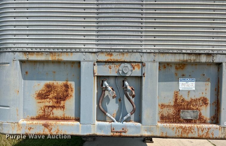 image for item EK5004 1975 Fruehauf FB9-F2-45 dry van trailer
