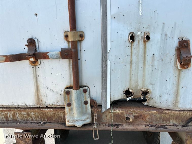 image for item EK5004 1975 Fruehauf FB9-F2-45 dry van trailer