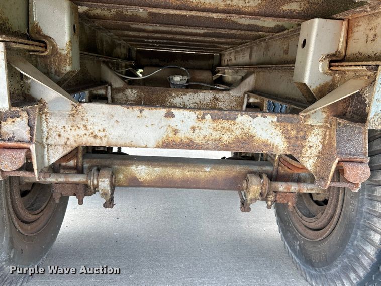 image for item EK5004 1975 Fruehauf FB9-F2-45 dry van trailer