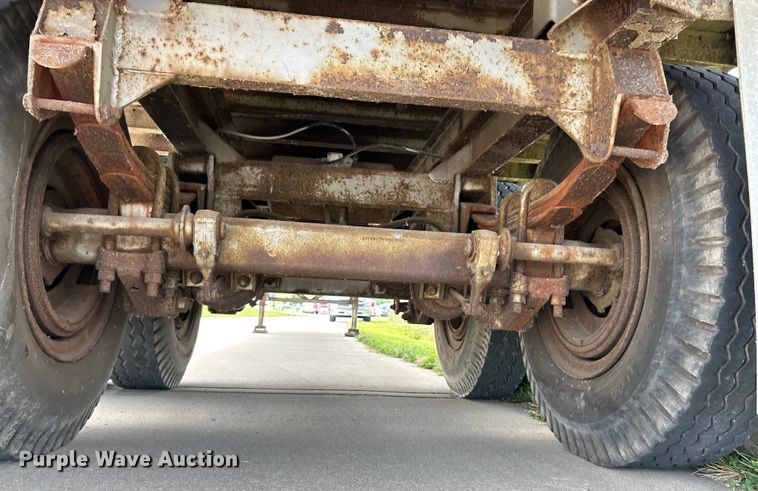 image for item EK5004 1975 Fruehauf FB9-F2-45 dry van trailer