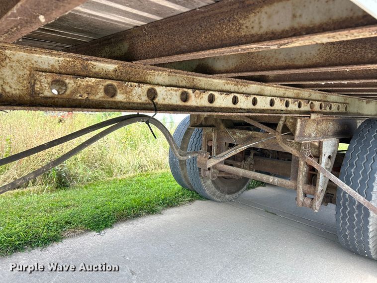 image for item EK5004 1975 Fruehauf FB9-F2-45 dry van trailer