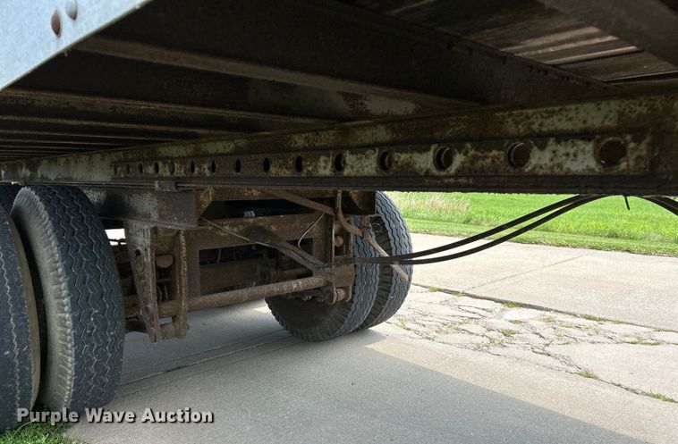 image for item EK5004 1975 Fruehauf FB9-F2-45 dry van trailer