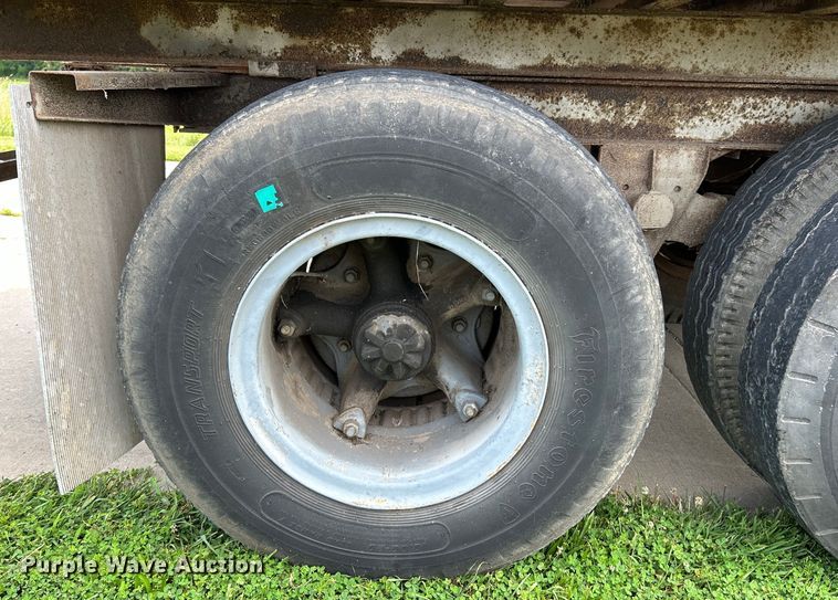 image for item EK5004 1975 Fruehauf FB9-F2-45 dry van trailer