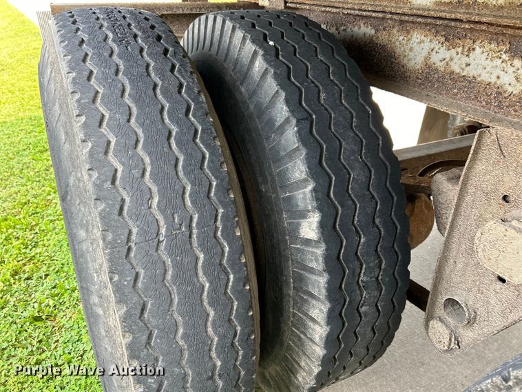 image for item EK5004 1975 Fruehauf FB9-F2-45 dry van trailer