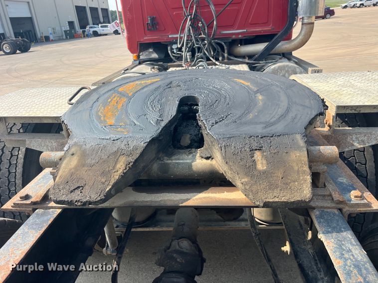 image for item EK8844 2001 Mack CH613 semi truck