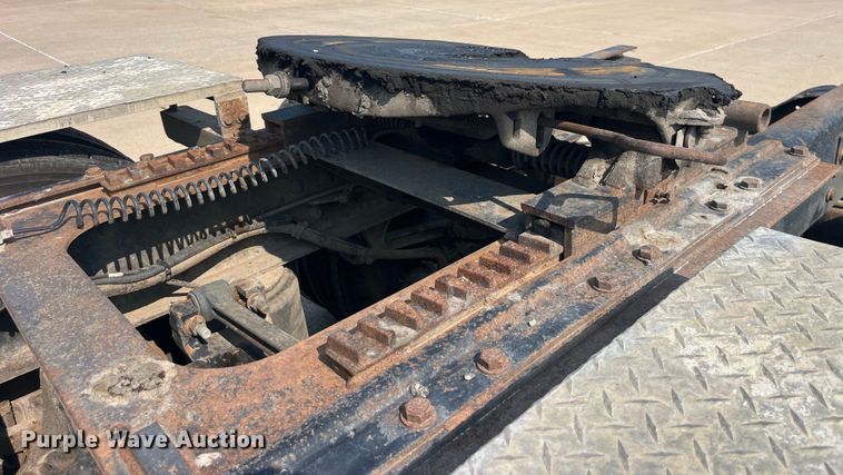 image for item EK8844 2001 Mack CH613 semi truck