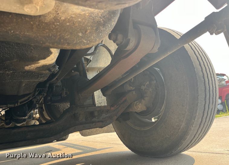 image for item EK8844 2001 Mack CH613 semi truck