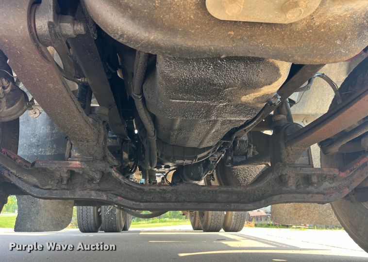 image for item EK8844 2001 Mack CH613 semi truck