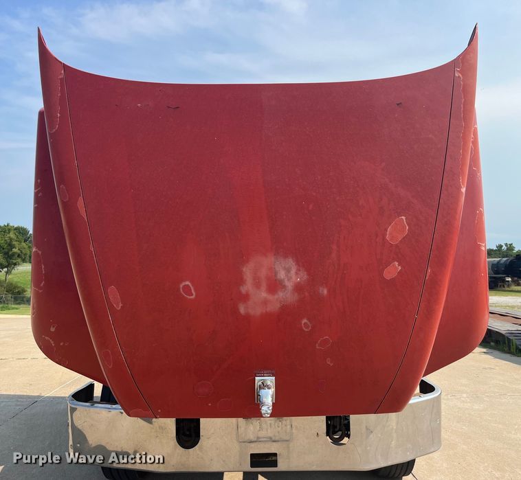 image for item EK8844 2001 Mack CH613 semi truck