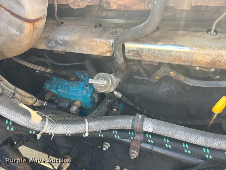 image for item EK8844 2001 Mack CH613 semi truck