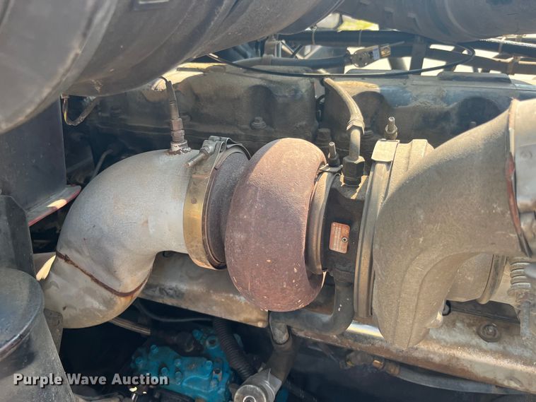 image for item EK8844 2001 Mack CH613 semi truck