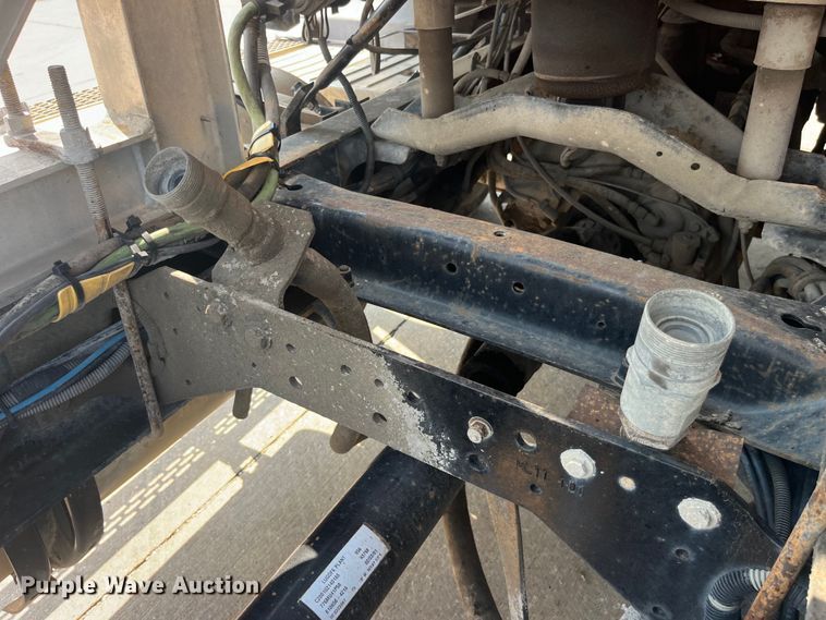 image for item EK8845 2001 Mack CH613 semi truck