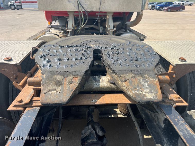 image for item EK8845 2001 Mack CH613 semi truck