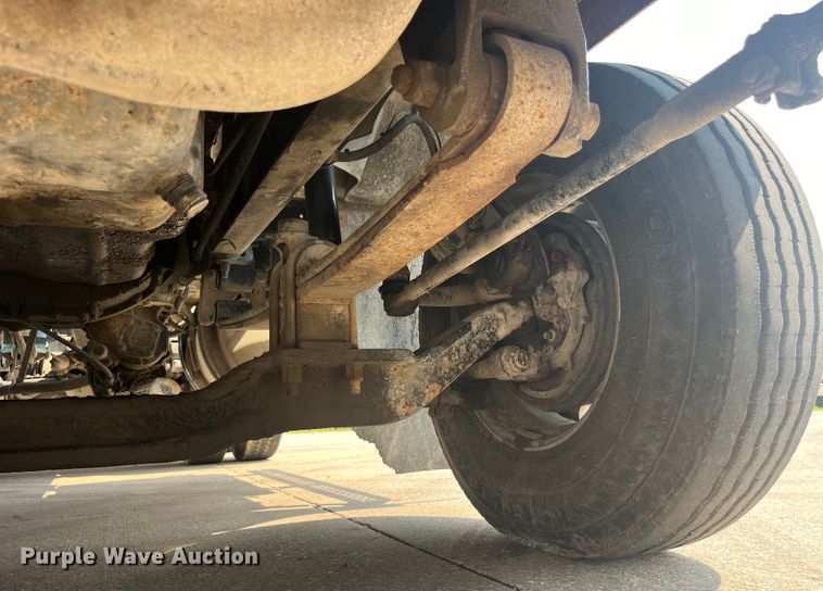 image for item EK8845 2001 Mack CH613 semi truck